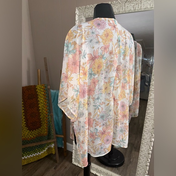 Maurices • Sheer Floral Kimono - Picture 7 of 7